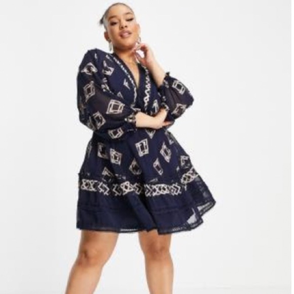 NWT ASOS DESIGN Curve Embroidered mini dress with blouson sleeve